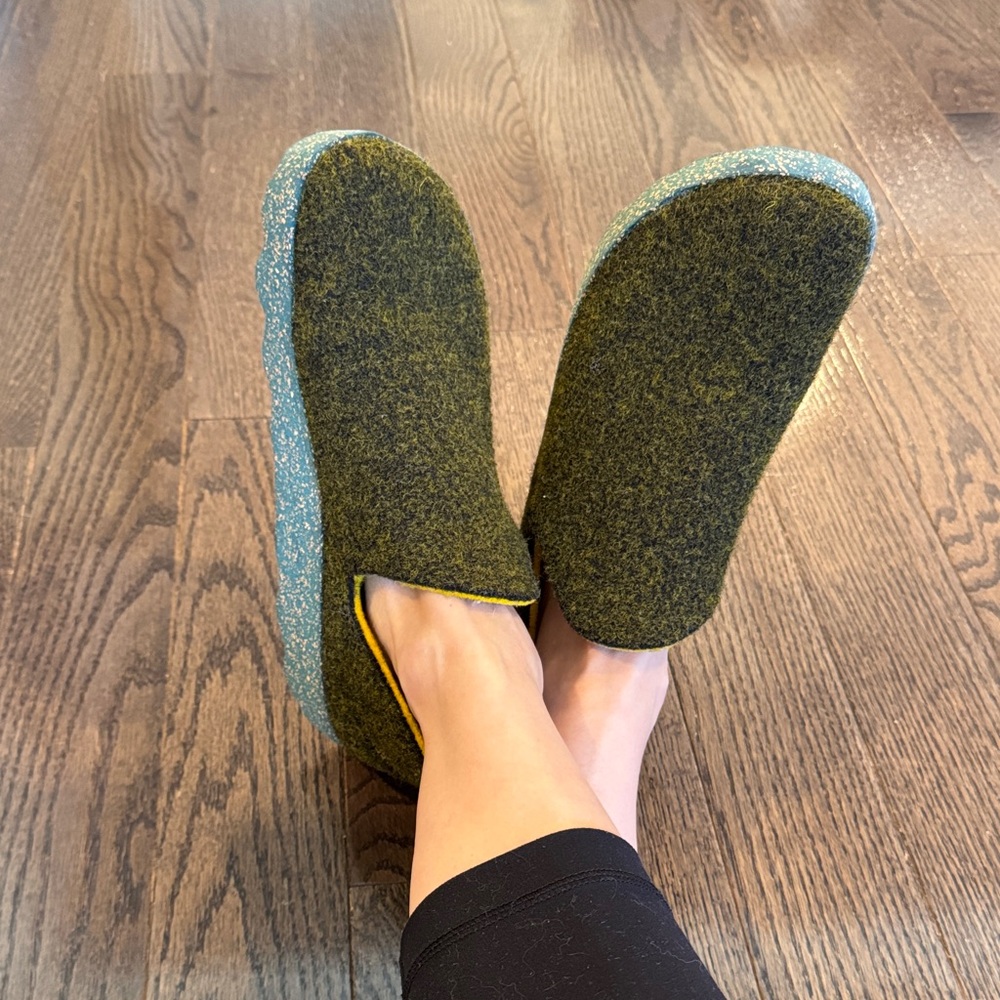 Cozy Green Wool Slip-On Women's Shoes Asportugesas size 39